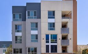 Hampton Inn & Suites Los Angeles - Glendale